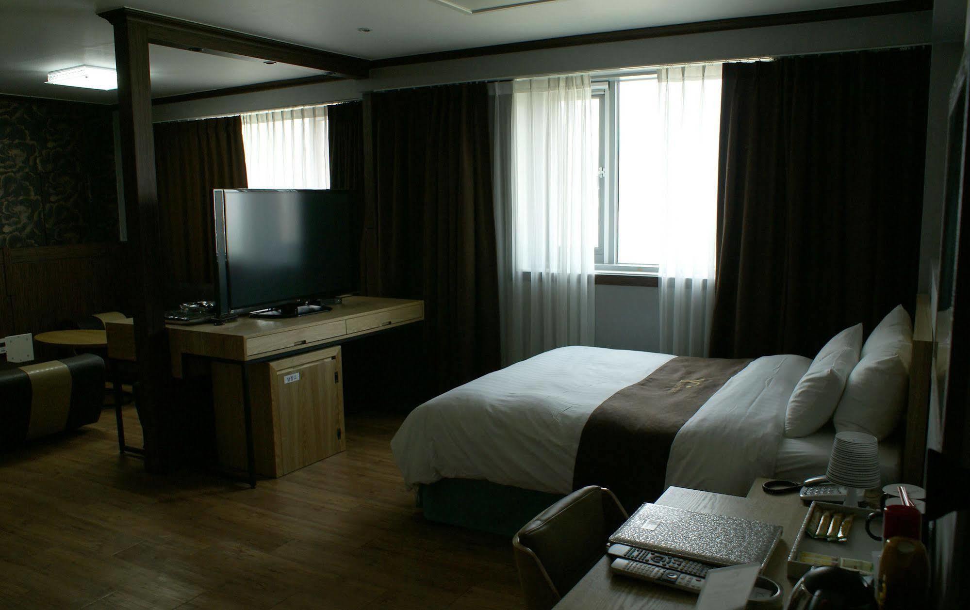 Y Ocean Hotel Yeosu Ngoại thất bức ảnh